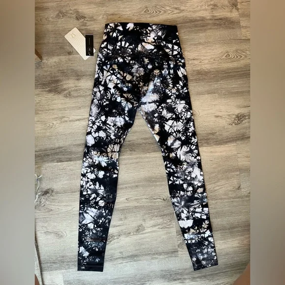 Lululemon Under Pant HR - Picture 2 of 6